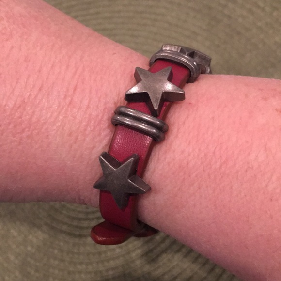 Red Leather & Silver Stars Bracelet - Picture 8 of 11